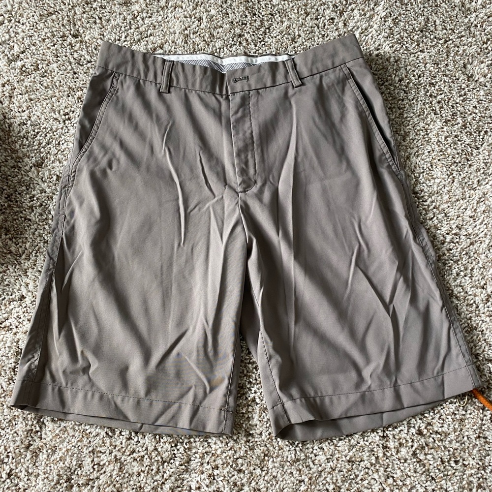Men’s Golf shorts. Dry eyes, dry 18. Size 34.